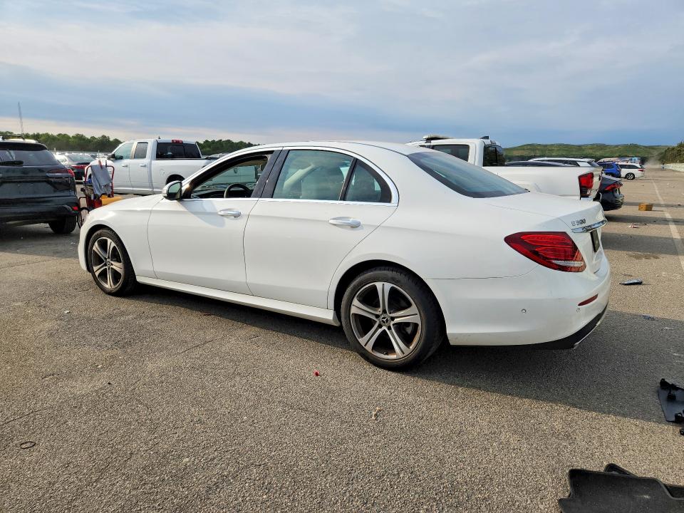 69632566 :رقم المزاد ، WDDZF4JB4JA436865 vin ، 2018 Mercedes-benz E مزاد بيع
