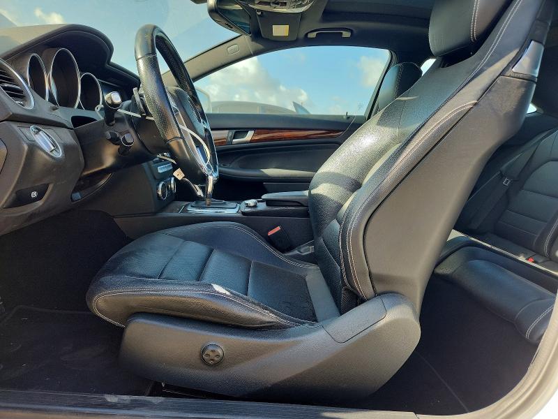 2015 Mercedes-benz C მანქანა იყიდება აუქციონზე, vin: WDDGJ4HB0FG371724, აუქციონის ნომერი: 67203336