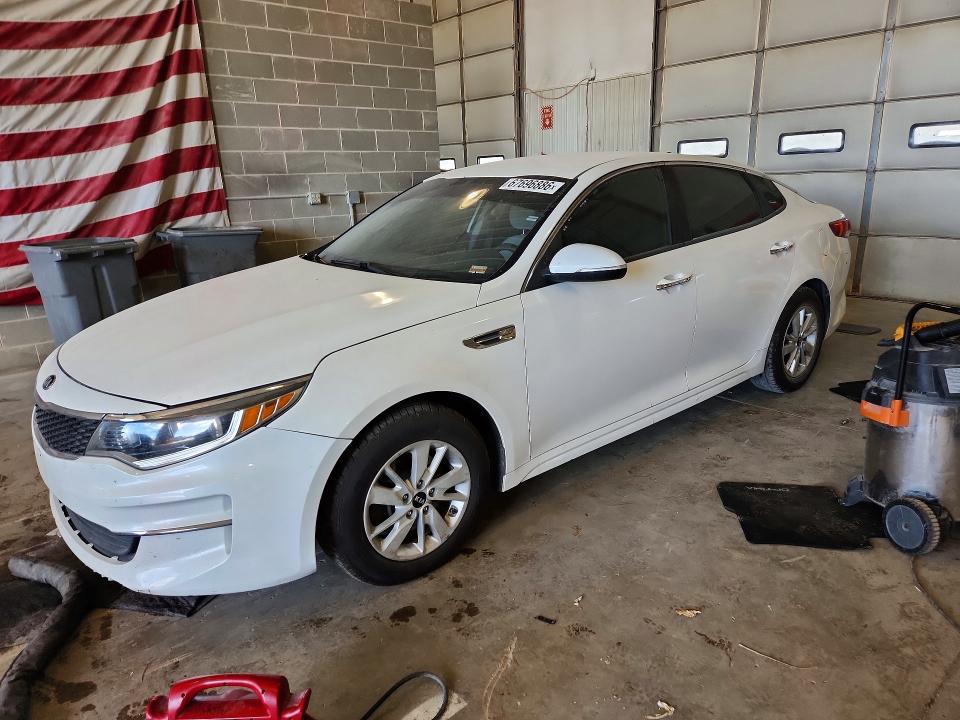 Auction sale of the 2017 Kia Optima, vin: 5XXGT4L38HG125471, lot number: 67696886