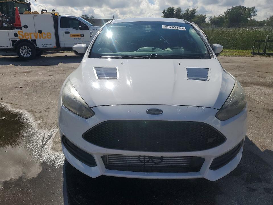 69763156 :رقم المزاد ، 1FADP3L91GL309175 vin ، 2016 Ford Focus مزاد بيع