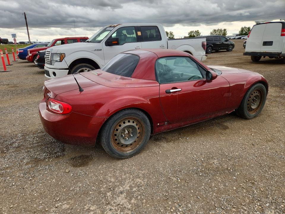 68242176 :رقم المزاد ، JM1NC2PF2B0215109 vin ، 2011 Mazda Mx-5 Miata مزاد بيع