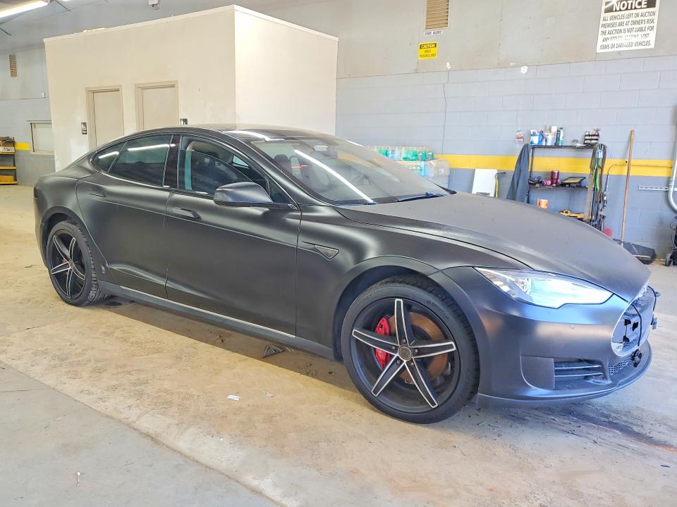 Продажа на аукционе авто 2014 Tesla Model S, vin: 5YJSA1H13EFP48744, номер лота: 70773586