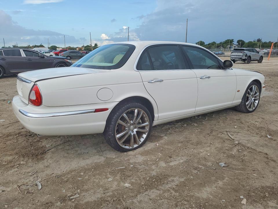 2006 Jaguar Xj8 მანქანა იყიდება აუქციონზე, vin: SAJWA71B86SH00348, აუქციონის ნომერი: 68160586