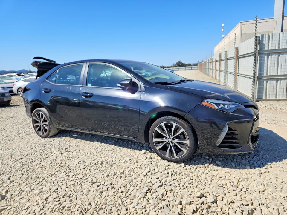 70108116 :رقم المزاد ، 5YFBURHE0HP650613 vin ، 2017 Toyota Corolla مزاد بيع