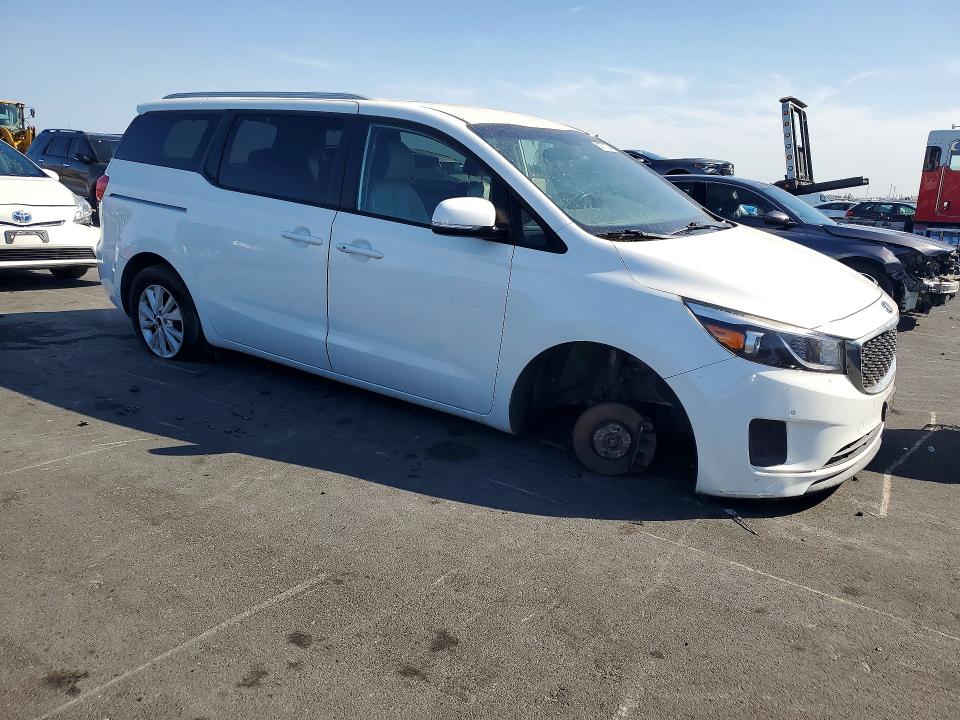 69777056 :رقم المزاد ، KNDMB5C15H6250758 vin ، 2017 Kia Sedona مزاد بيع