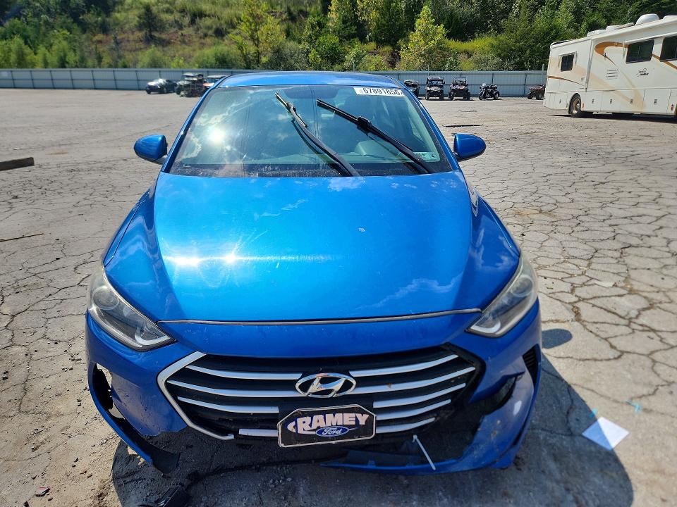 2017 Hyundai Elantra მანქანა იყიდება აუქციონზე, vin: 5NPD74LFXHH200774, აუქციონის ნომერი: 67891856