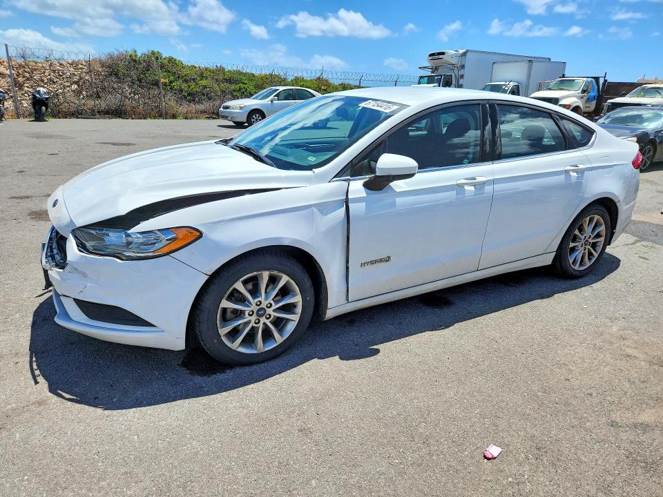 67154416 :رقم المزاد ، 3FA6P0LU3HR295827 vin ، 2017 Ford Fusion مزاد بيع