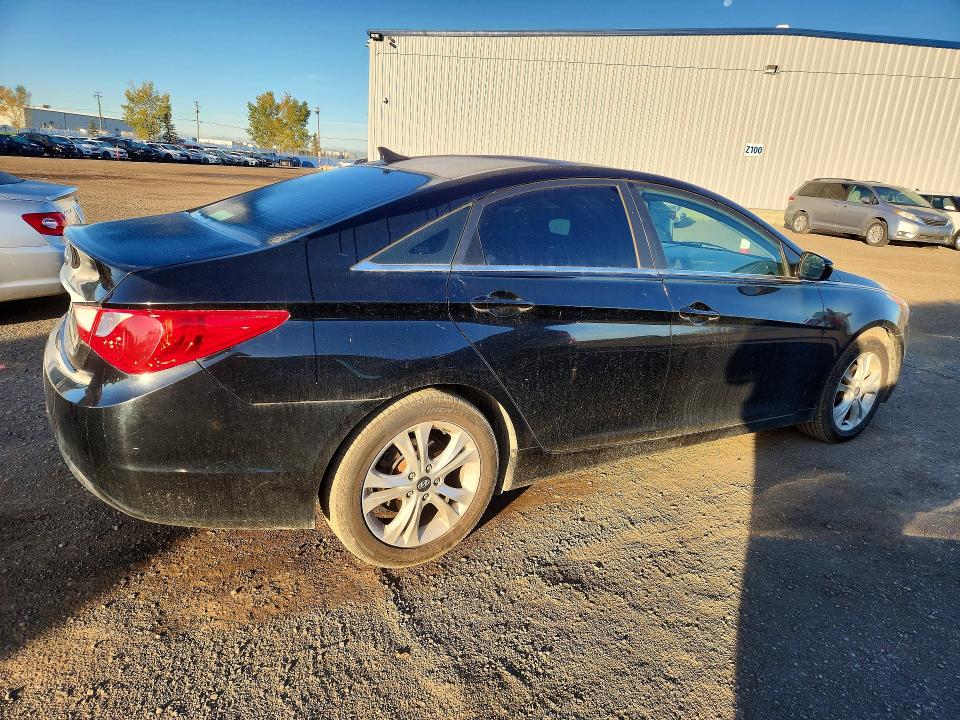 2011 Hyundai Sonata მანქანა იყიდება აუქციონზე, vin: 5NPEB4AC3BH081498, აუქციონის ნომერი: 70886046