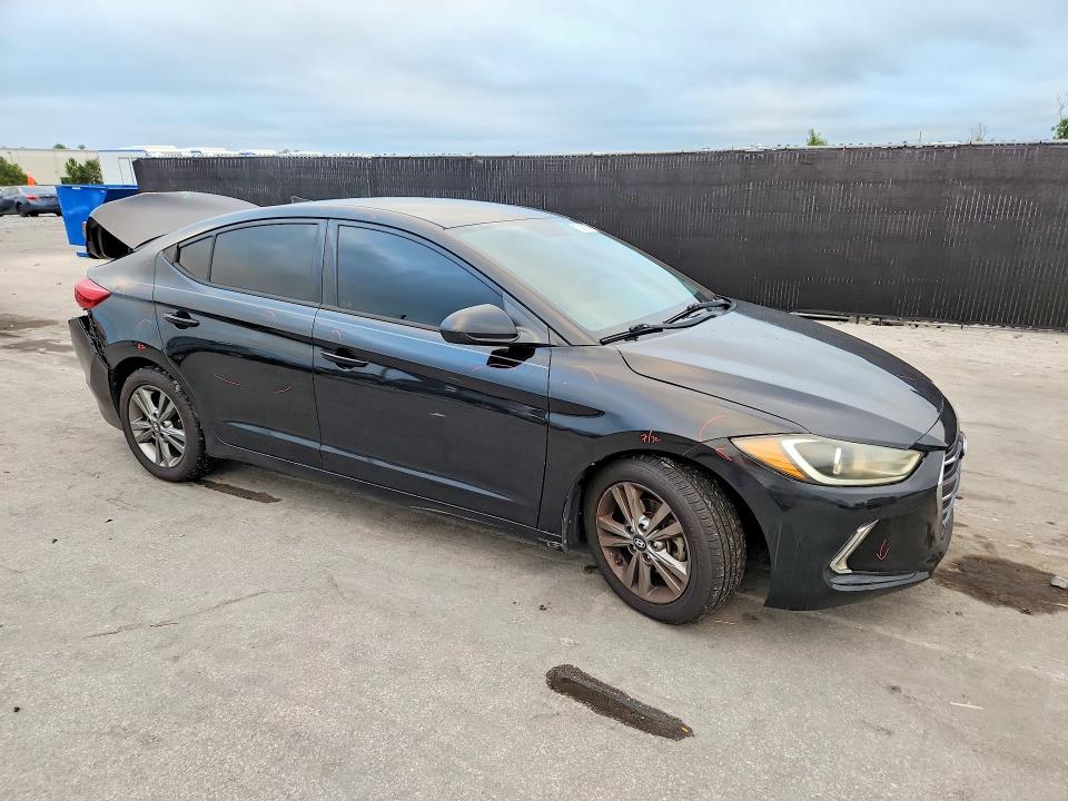 70497156 :رقم المزاد ، 5NPD84LF8HH045803 vin ، 2017 Hyundai Elantra مزاد بيع