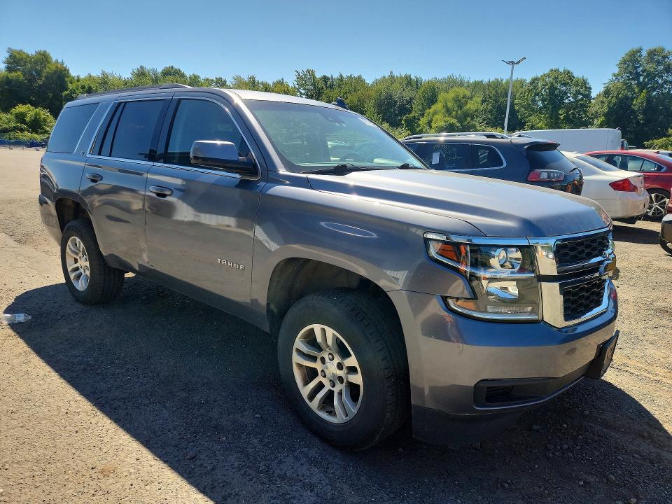 68671896 :رقم المزاد ، 1GNSKBKC3JR237625 vin ، 2018 Chevrolet Tahoe مزاد بيع