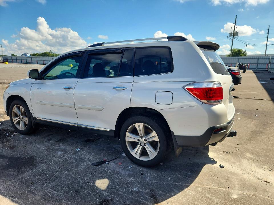 Продажа на аукционе авто 2013 Toyota Highlander, vin: 5TDYK3EH8DS103070, номер лота: 68773026