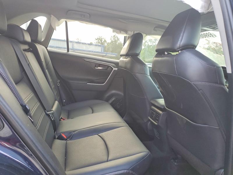 69906776 :رقم المزاد ، 4T3D6RFV8MU023972 vin ، 2021 Toyota Rav4 مزاد بيع
