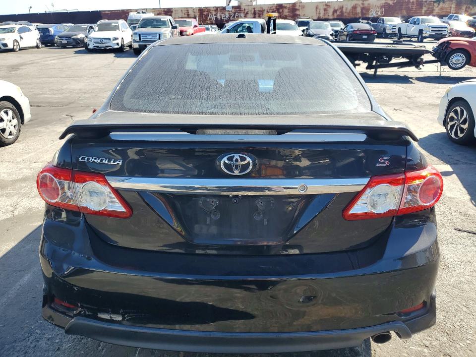 70744816 :رقم المزاد ، 2T1BU4EEXCC815826 vin ، 2012 Toyota Corolla مزاد بيع