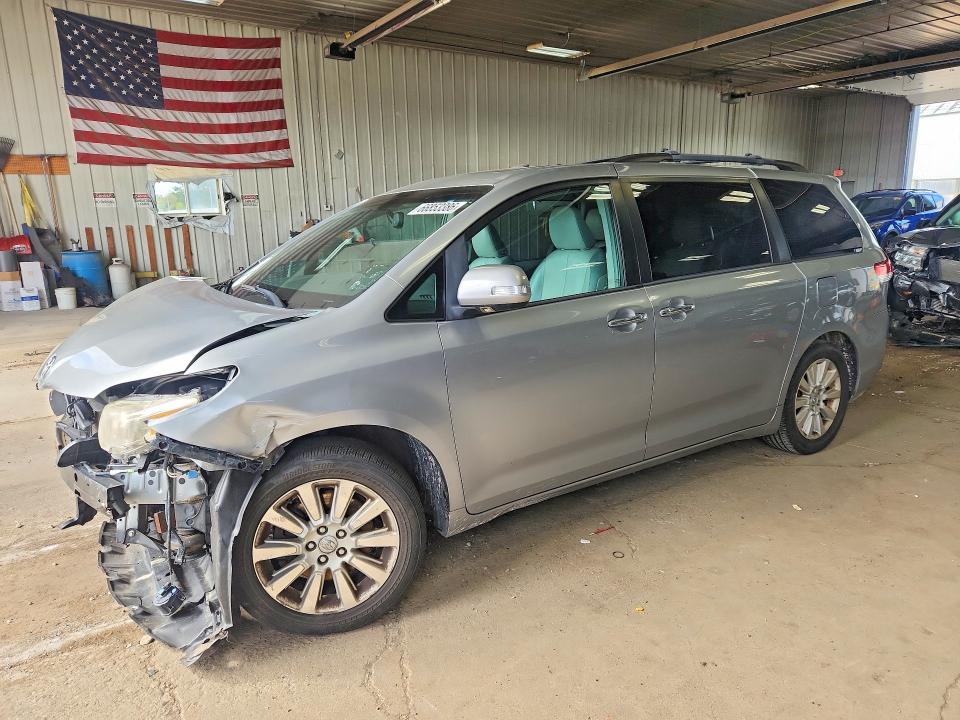 2014 Toyota Sienna მანქანა იყიდება აუქციონზე, vin: 5TDYK3DC0ES442851, აუქციონის ნომერი: 66853386
