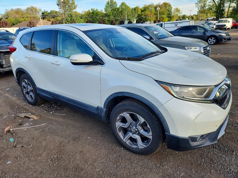 70481956 :رقم المزاد ، 2HKRW2H5XJH667941 vin ، 2018 Honda Cr-v مزاد بيع