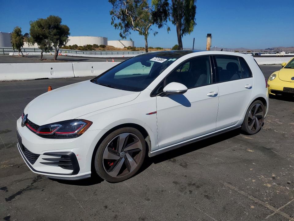 71215066 :رقم المزاد ، 3VW447AU3JM281108 vin ، 2018 Volkswagen Gti مزاد بيع
