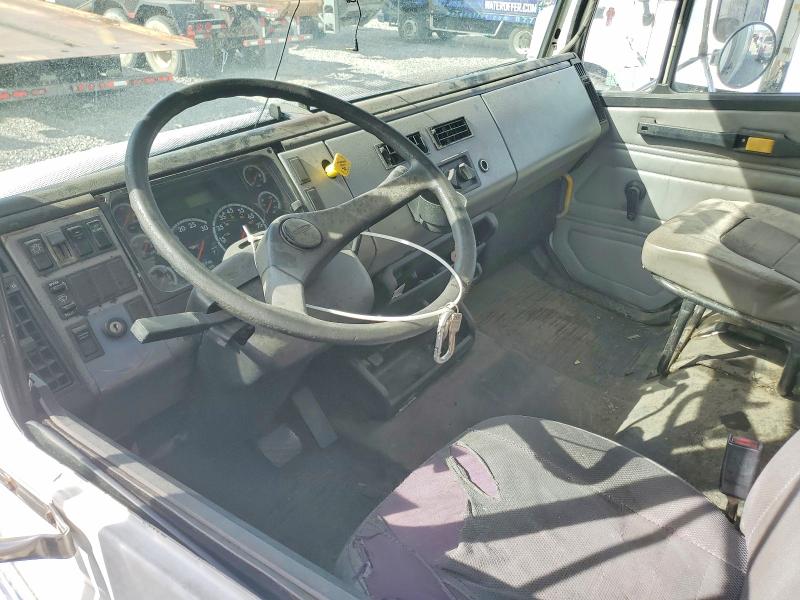 69927606 :رقم المزاد ، 1FVABPBV41HJ37014 vin ، 2001 Frht - Freightliner Chassis مزاد بيع