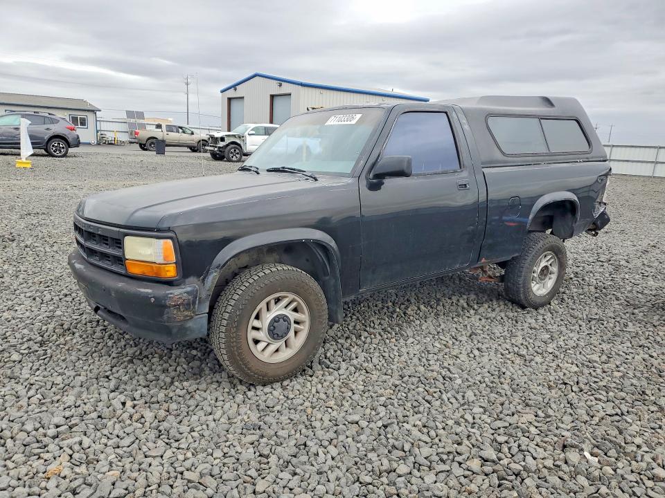 71103306 :رقم المزاد ، 1B7FL26X2NS583619 vin ، 1992 Dodge Dakota مزاد بيع