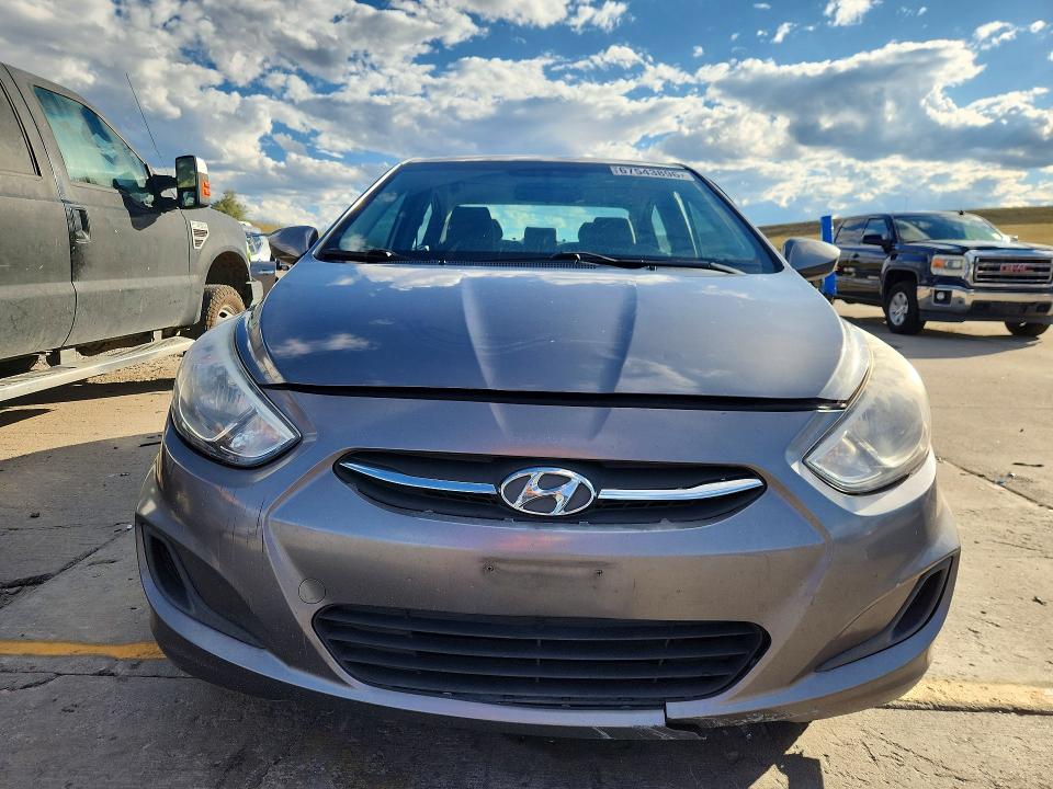 67543896 :رقم المزاد ، KMHCT4AE8FU908487 vin ، 2015 Hyundai Accent مزاد بيع