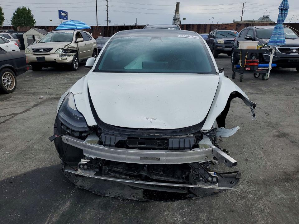 68104156 :رقم المزاد ، 5YJ3E1EC9NF239434 vin ، 2022 Tesla Model 3 مزاد بيع