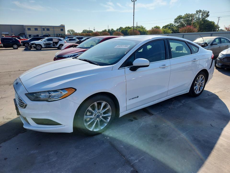 69261706 :رقم المزاد ، 3FA6P0LU3HR287856 vin ، 2017 Ford Fusion مزاد بيع