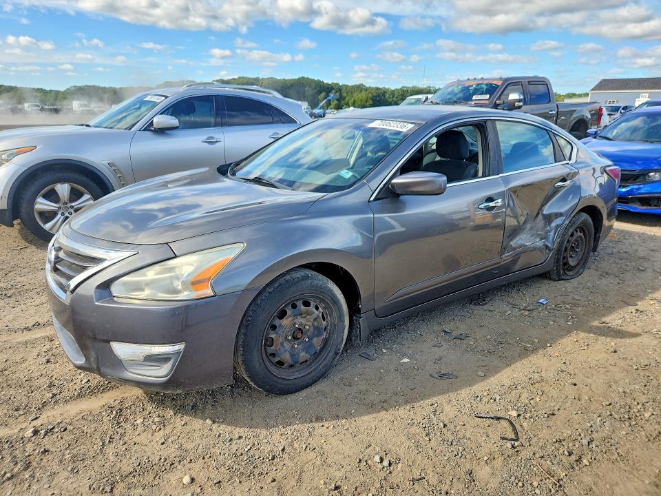 2015 Nissan Altima მანქანა იყიდება აუქციონზე, vin: 1N4AL3AP2FN337716, აუქციონის ნომერი: 70062336