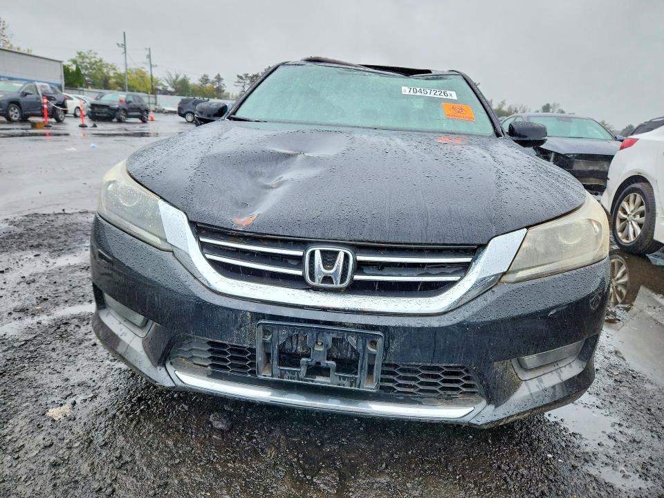70457226 :رقم المزاد ، 1HGCR2F78FA195952 vin ، 2015 Honda Accord مزاد بيع