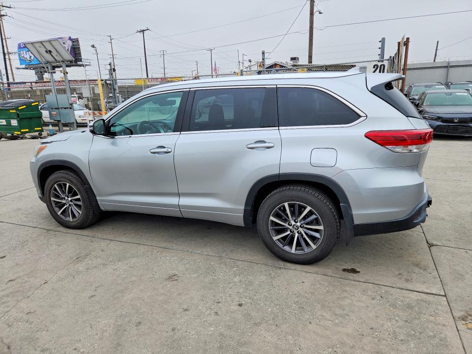 Aukcja sprzedaży 2018 Toyota Highlander, vin: 5TDJZRFH1JS560362, numer aukcji: 70517616