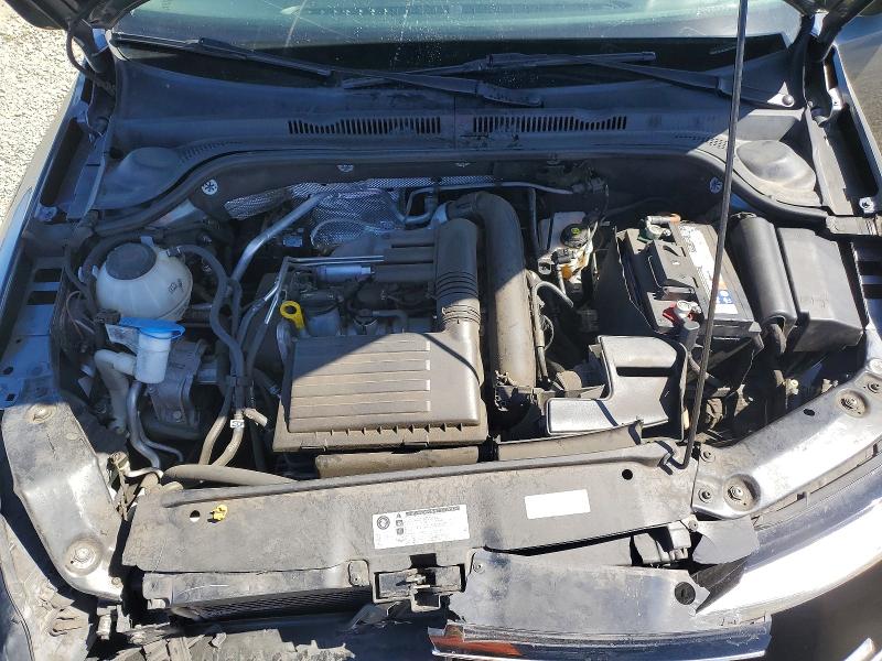 69096506 :رقم المزاد ، 3VWDB7AJ6JM227541 vin ، 2018 Volkswagen Jetta مزاد بيع