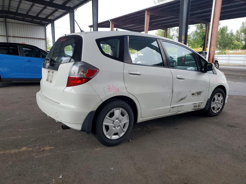 67318366 :رقم المزاد ، JHMGE8H37DC078131 vin ، 2013 Honda Fit مزاد بيع