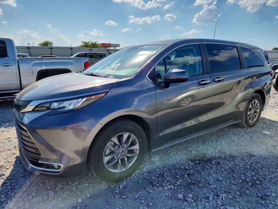 Продаж на аукціоні авто 2023 Toyota Sienna, vin: 5TDYRKEC7PS158057, номер лоту: 67856926