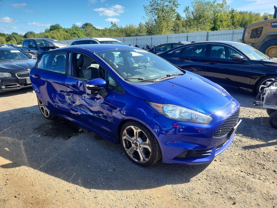 69678536 :رقم المزاد ، 3FADP4GX2FM100412 vin ، 2015 Ford Fiesta مزاد بيع