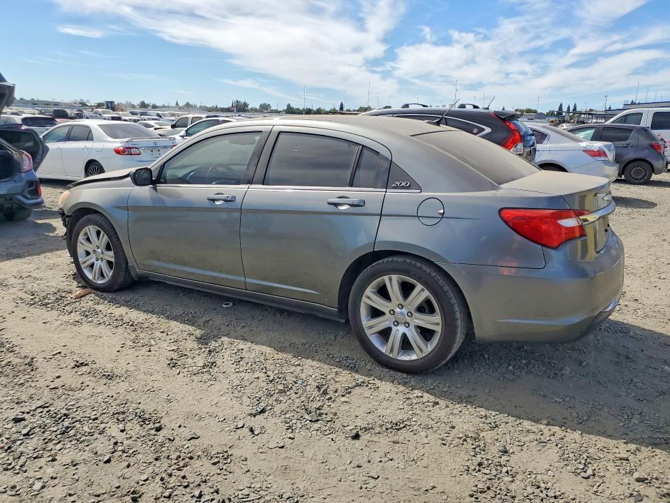 70325566 :رقم المزاد ، 1C3CCBBG2CN277268 vin ، 2012 Chrysler 200 مزاد بيع