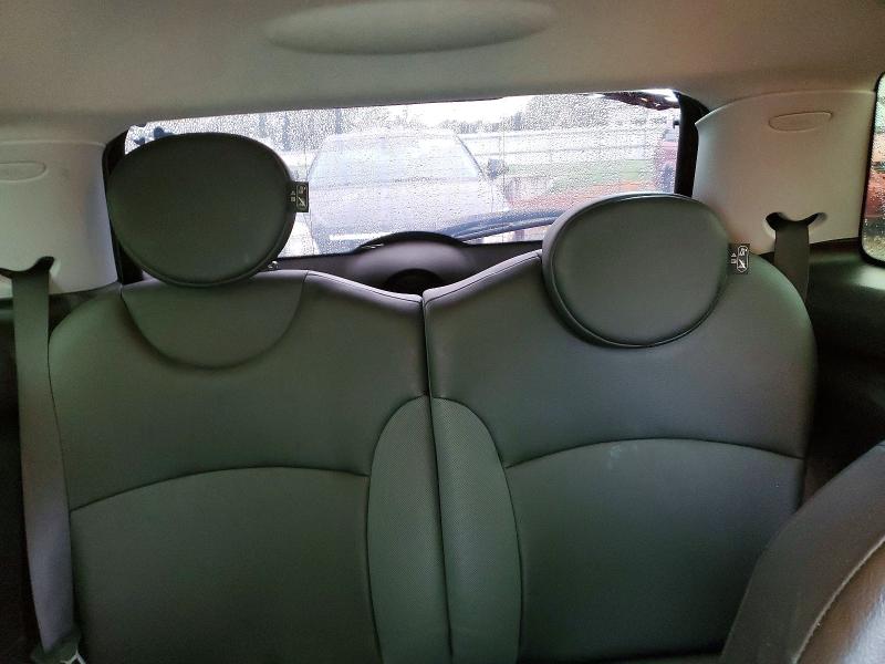 67595186 :رقم المزاد ، WMWMF3C58ATZ61502 vin ، 2010 Mini Cooper مزاد بيع