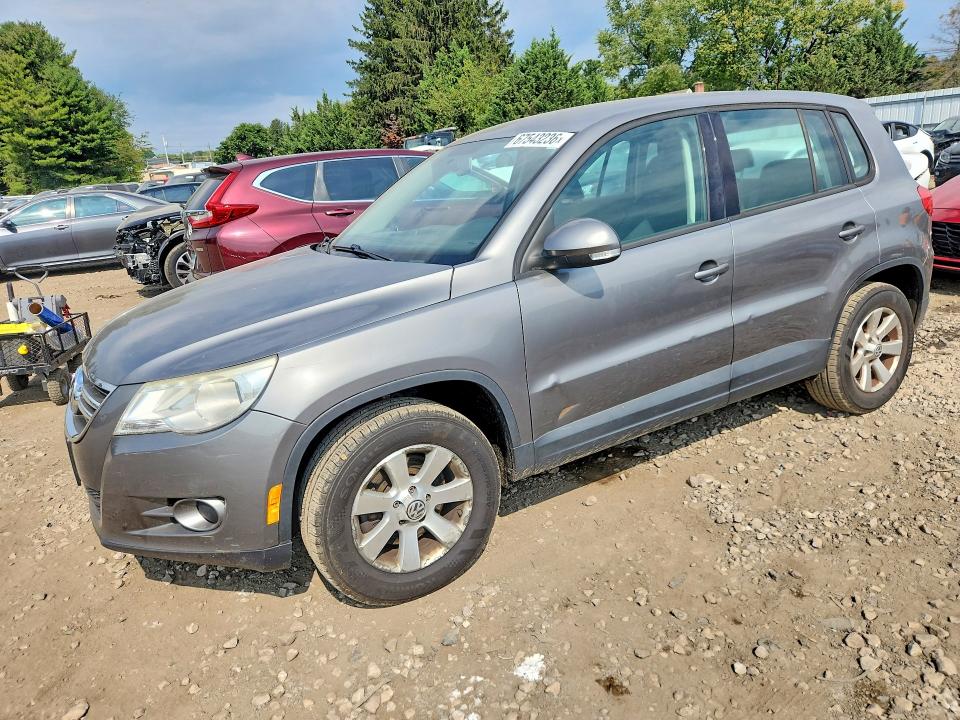 2010 Volkswagen Tiguan მანქანა იყიდება აუქციონზე, vin: WVGAV7AX6AW511832, აუქციონის ნომერი: 67543236