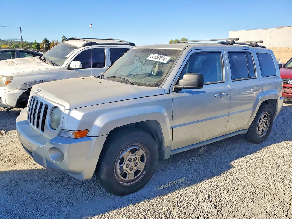 67352546 :رقم المزاد ، 1J4NT2GB5AD531621 vin ، 2010 Jeep Patriot مزاد بيع