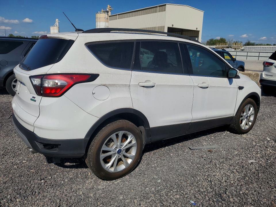 Продажа на аукционе авто 2017 Ford Escape, vin: 1FMCU0GD0HUE69244, номер лота: 70505006