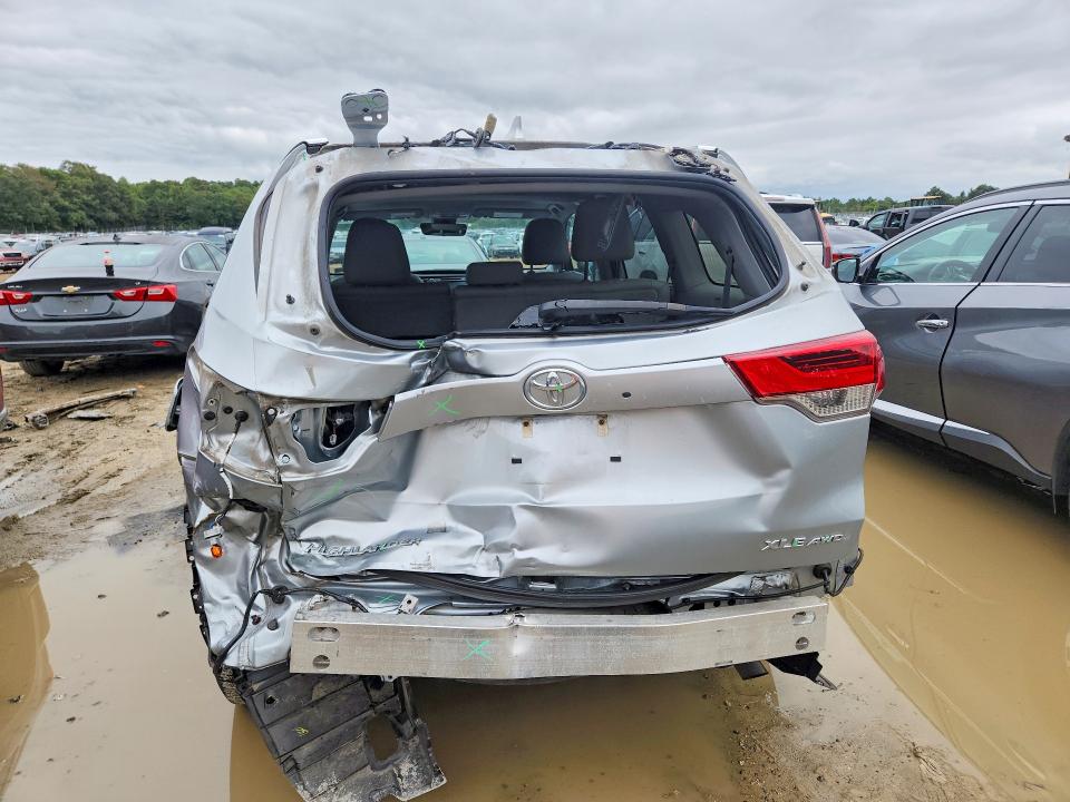Продаж на аукціоні авто 2019 Toyota Highlander, vin: 5TDJZRFH7KS592962, номер лоту: 69521316