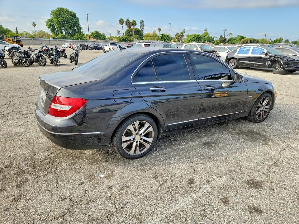 69543346 :رقم المزاد ، WDDGF4HBXCR238647 vin ، 2012 Mercedes-benz C مزاد بيع