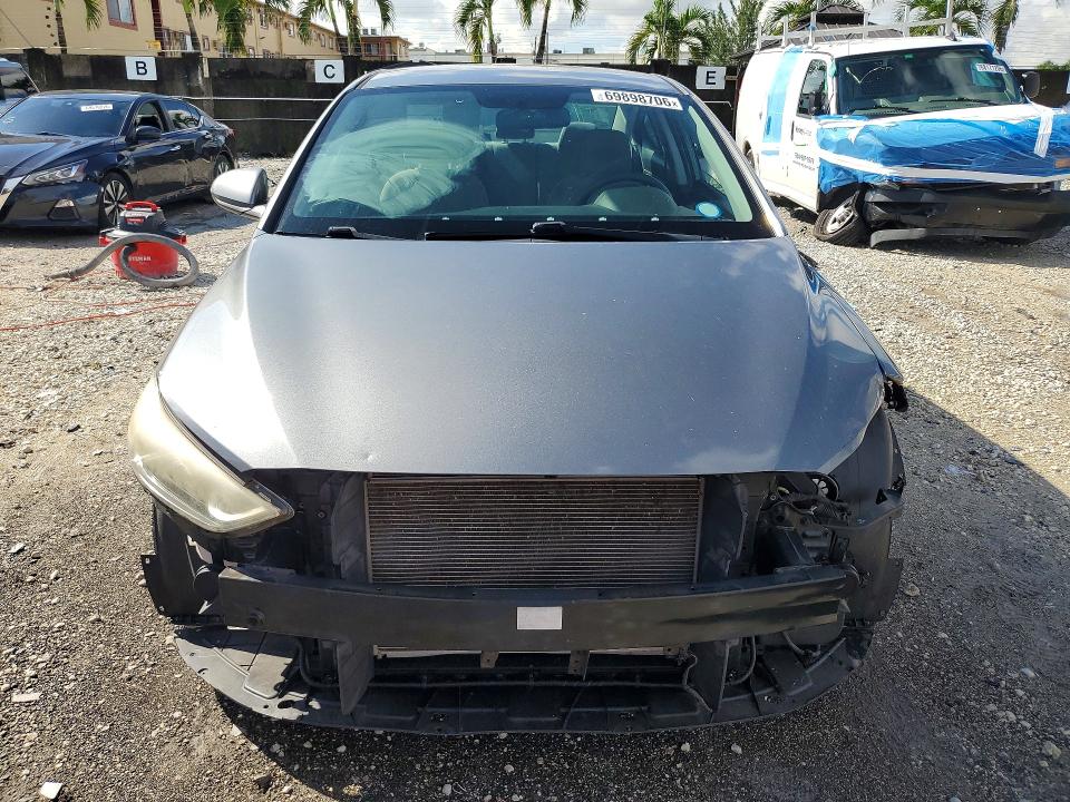 2017 Hyundai Elantra მანქანა იყიდება აუქციონზე, vin: KMHD84LF3HU151724, აუქციონის ნომერი: 69898706