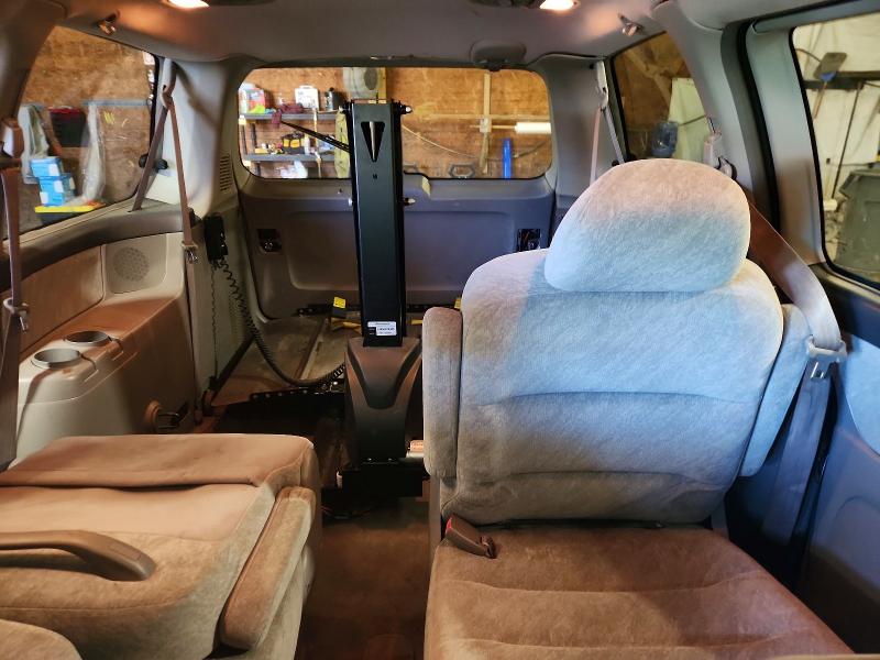 2001 Honda Odyssey მანქანა იყიდება აუქციონზე, vin: 2HKRL18671H595365, აუქციონის ნომერი: 70099226