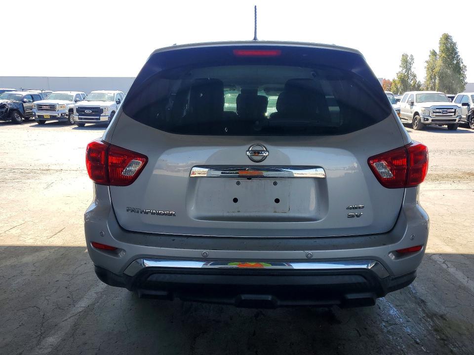 Продажа на аукционе авто 2017 Nissan Pathfinder, vin: 5N1DR2MM4HC618220, номер лота: 69627286