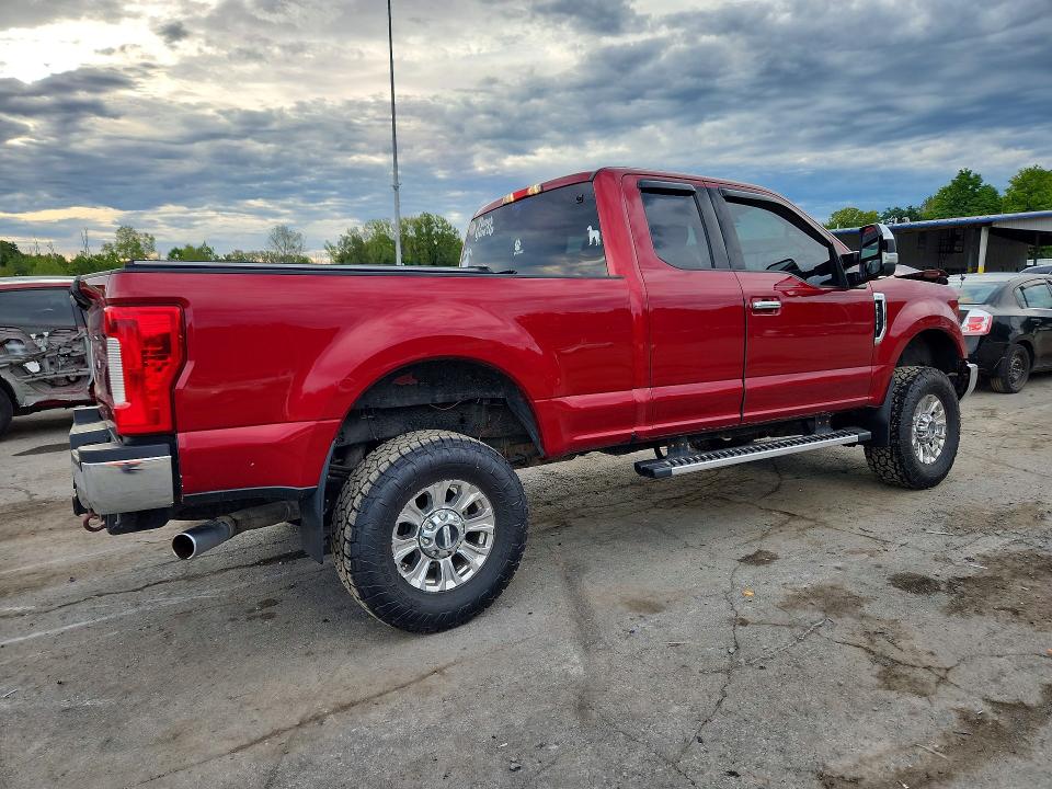 70072496 :رقم المزاد ، 1FT7X2B6XHED03096 vin ، 2017 Ford F250 مزاد بيع