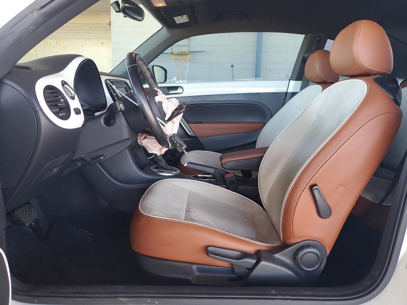 70113916 :رقم المزاد ، 3VWF17AT2GM638098 vin ، 2016 Volkswagen Beetle مزاد بيع