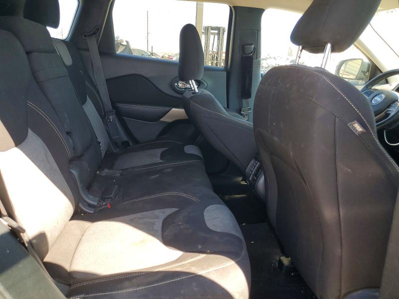 70119896 :رقم المزاد ، 1C4PJLCB9JD545201 vin ، 2018 Jeep Cherokee مزاد بيع