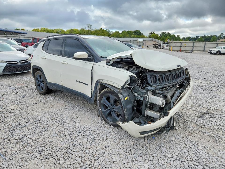 2021 Jeep Compass მანქანა იყიდება აუქციონზე, vin: 3C4NJCBBXMT526907, აუქციონის ნომერი: 70108436