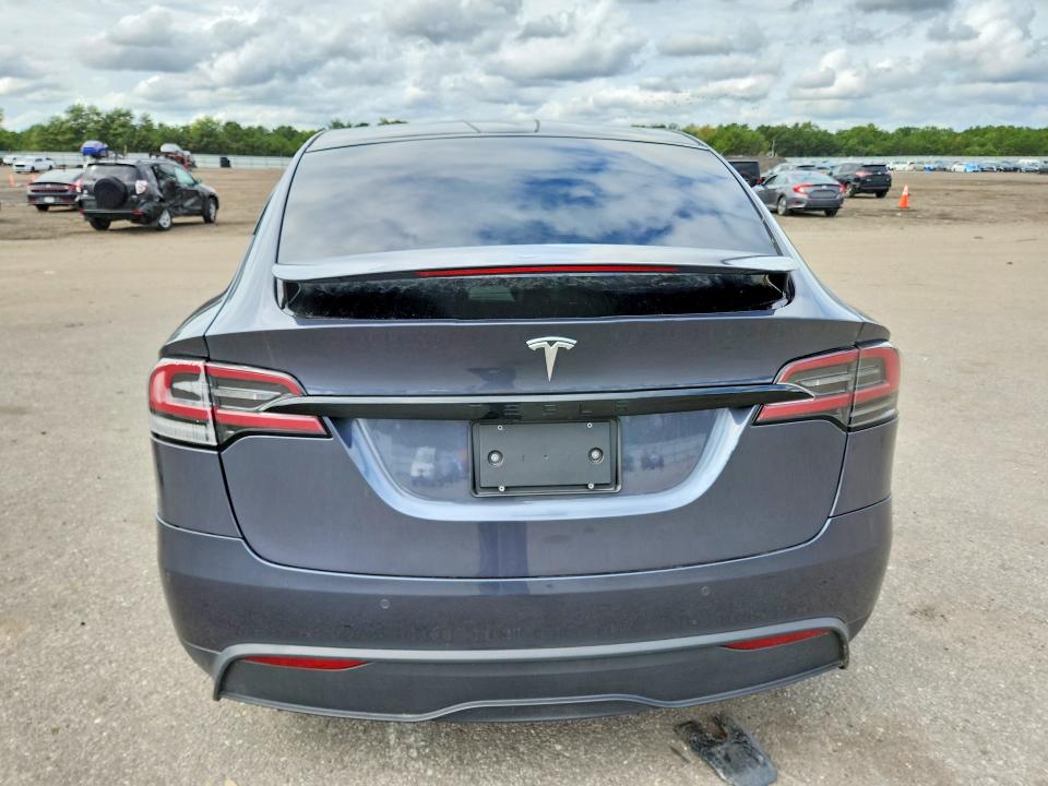 69857386 :رقم المزاد ، 7SAXCBE5XNF363925 vin ، 2022 Tesla Model X مزاد بيع