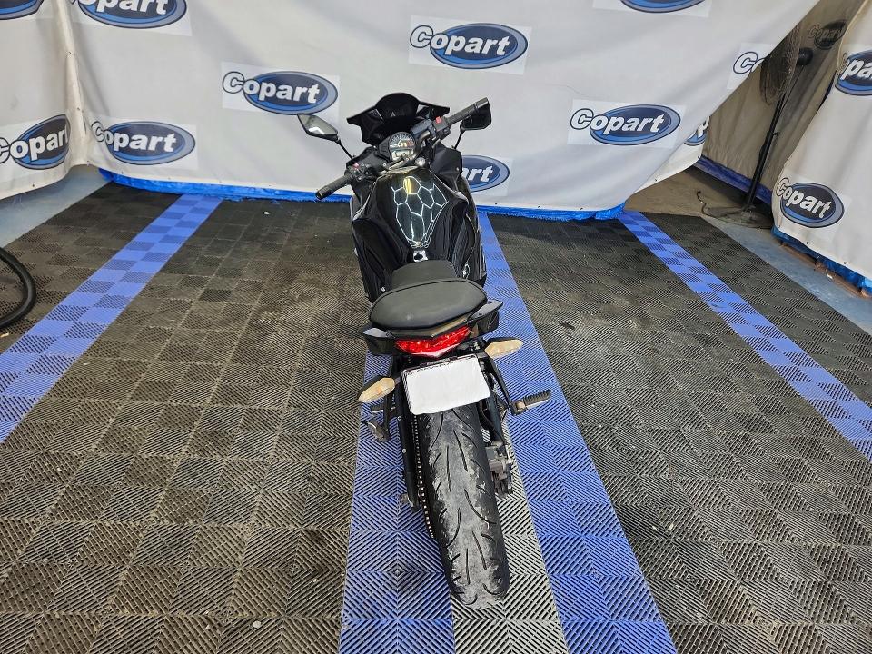 69121766 :رقم المزاد ، JKAEXEF17FDA19125 vin ، 2015 Kawasaki Ex650 مزاد بيع