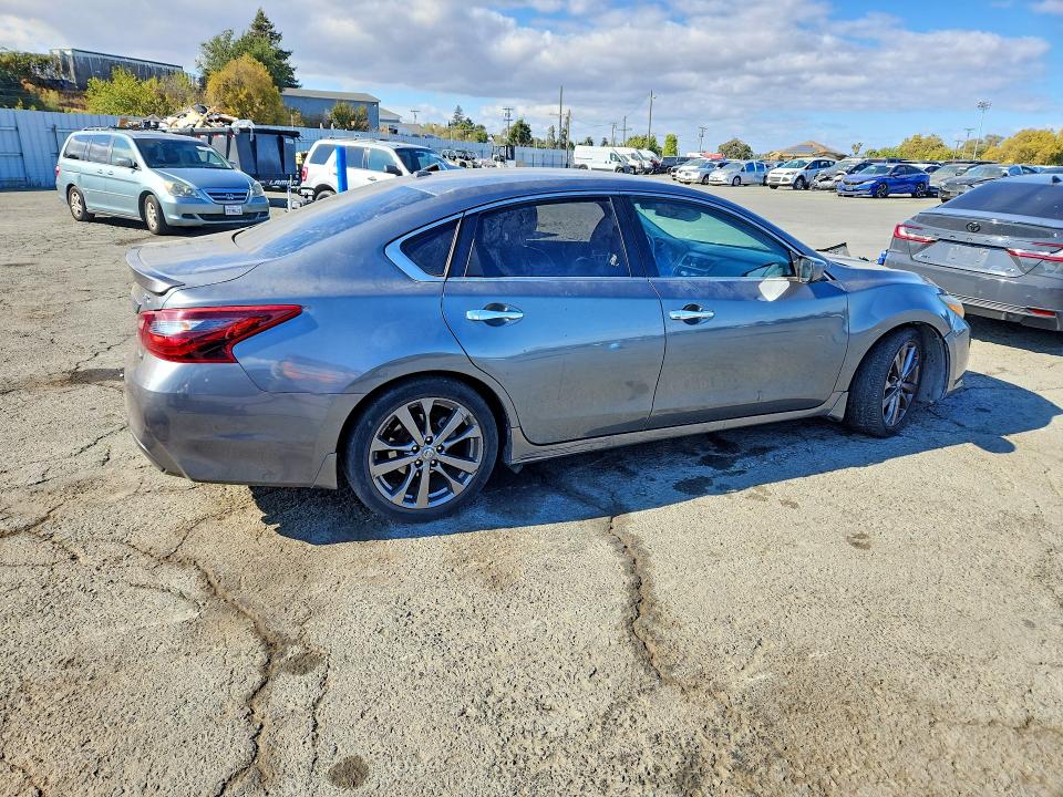 Продажа на аукционе авто 2018 Nissan Altima, vin: 1N4AL3AP0JC285779, номер лота: 66277846