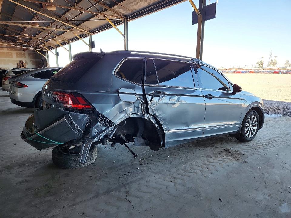 Продажа на аукционе авто 2018 Volkswagen Tiguan, vin: 3VV2B7AXXJM069155, номер лота: 70847336